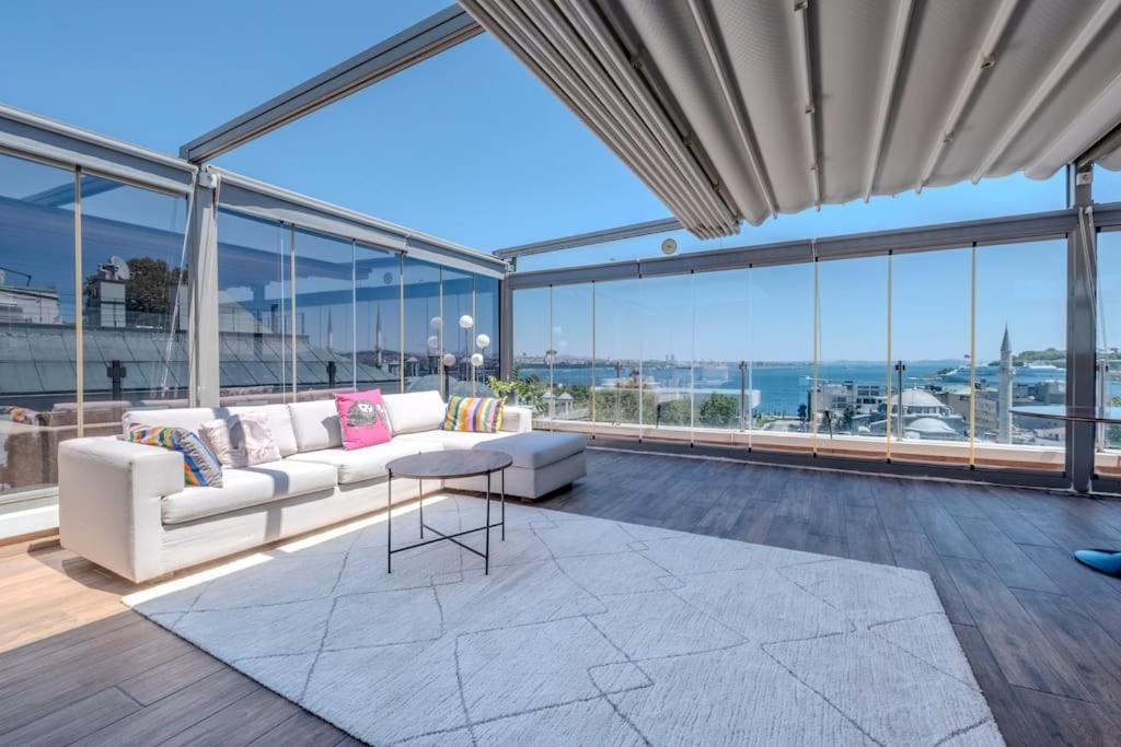 Penthouse: View & Retractable Roof