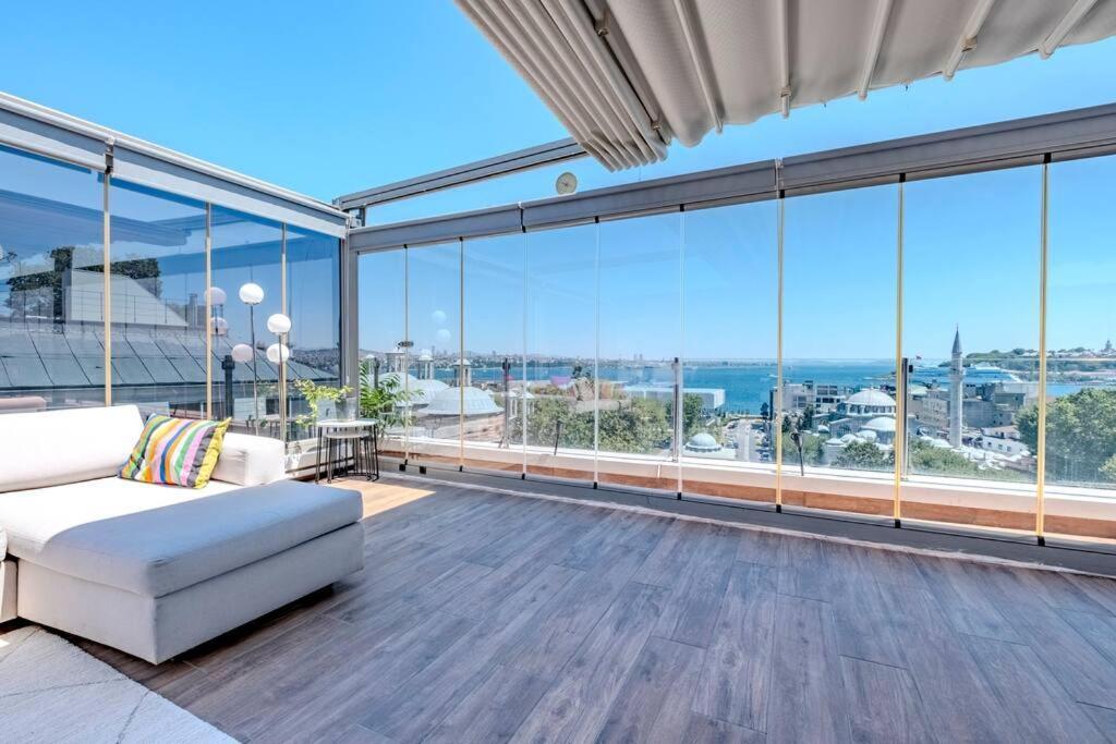Penthouse: View & Retractable Roof